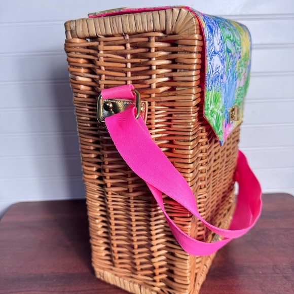 Lilly Pulitzer Cheek to Cheek Rattan Wine/Glass/Snack Basket Floral& Pink Lined - Picture 2 of 10